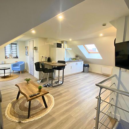 Studio Spacieux Et Elegant Au Coeur De Bourbourg - Gare A Proximite Exterior foto